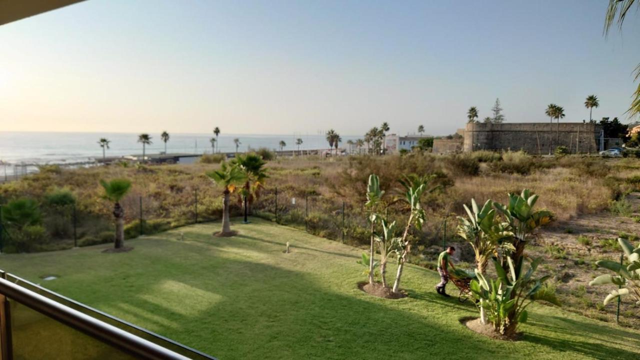 Marina Del Castillo, Duquesa Beachfront Apartment Manilva Exterior foto
